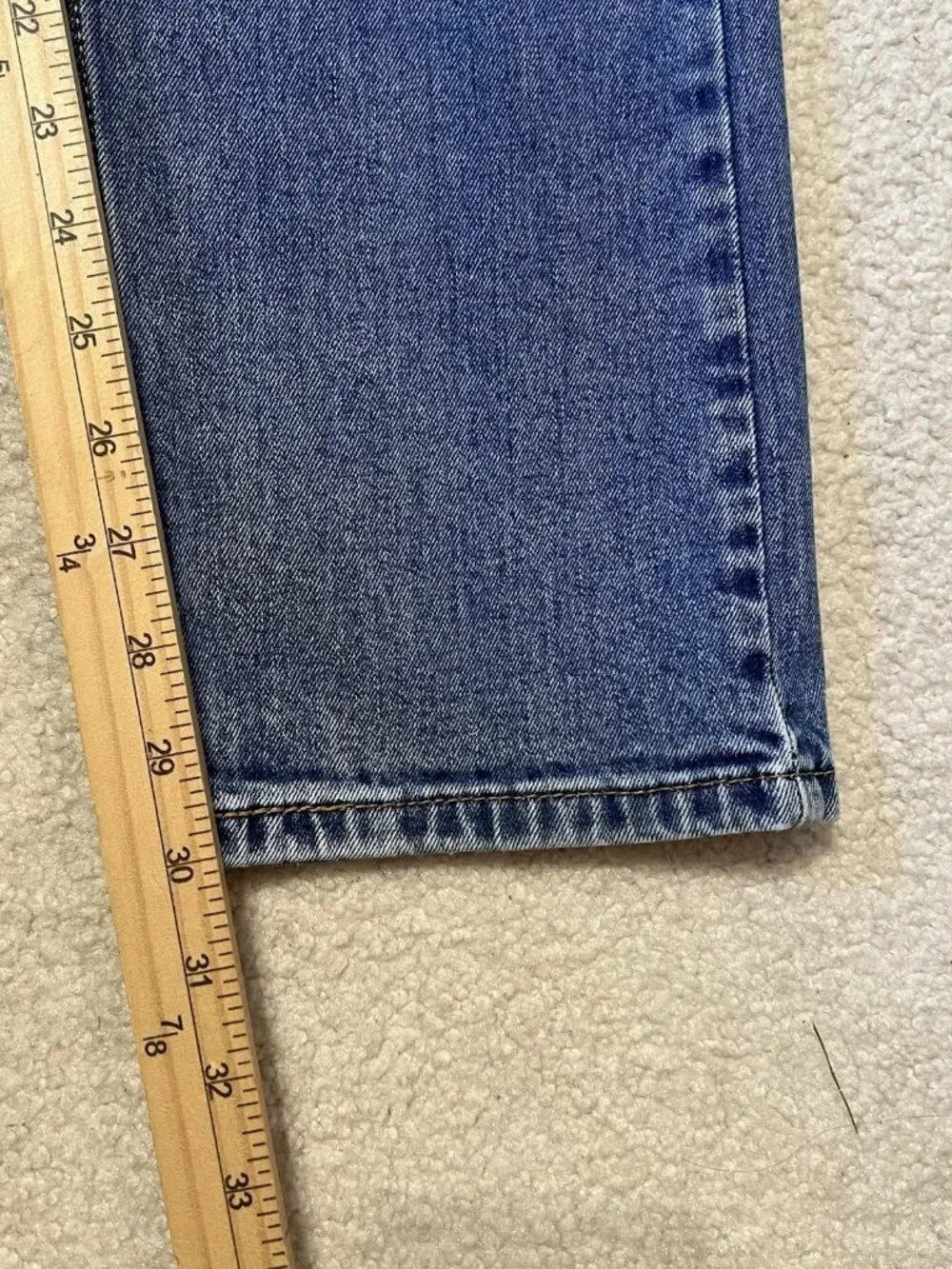 Levi's 505 Men's Blue Jeans 34x30 (34x32 Tag) Regular Straight Medium Wash Denim